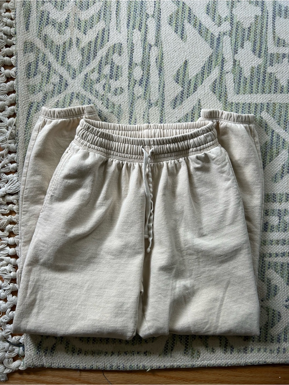 Fin & Vince Women's Cream Drawstring Joggers – Cozy Everyday Sweatpants